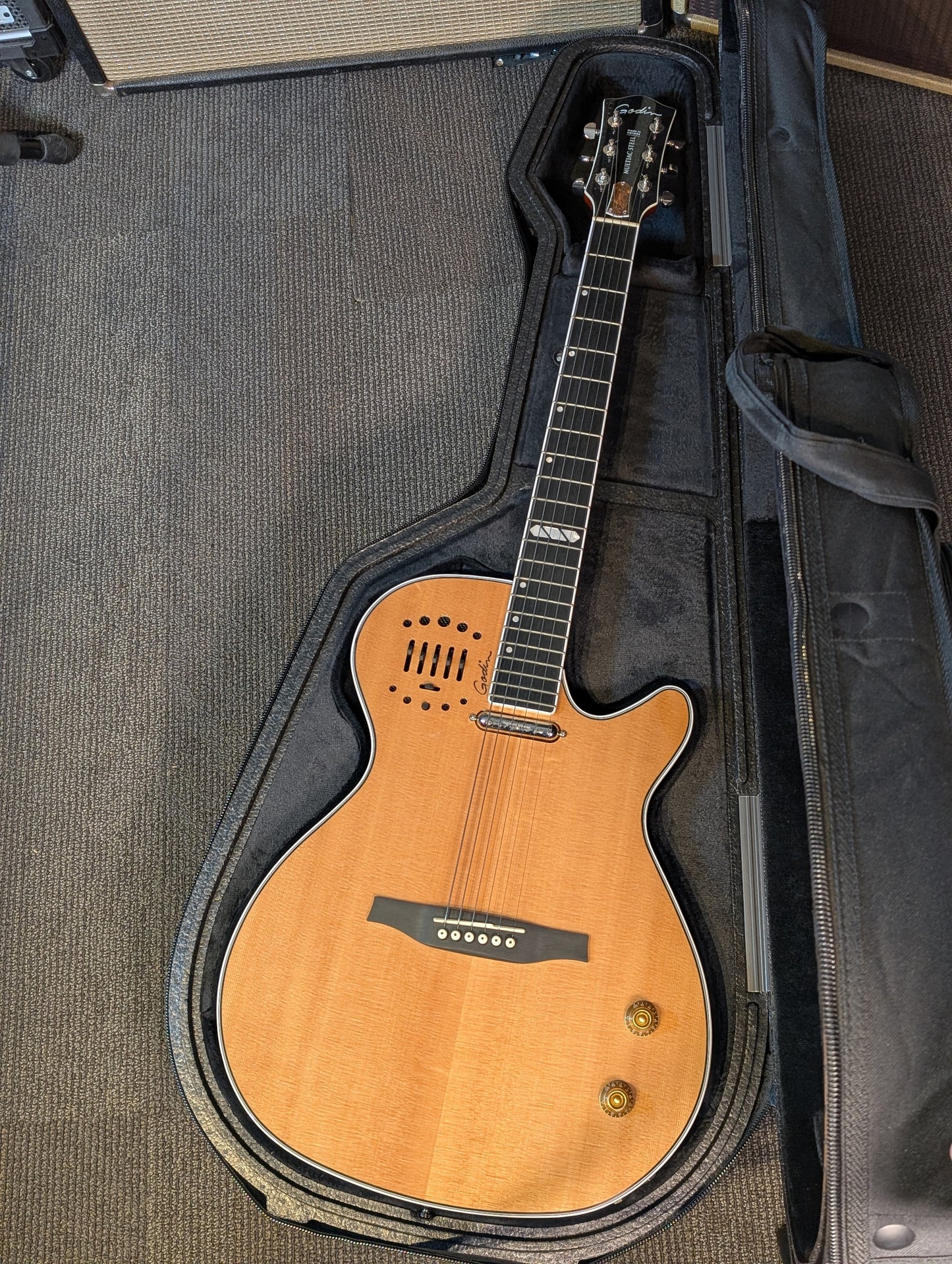 Godin Multiac Steel Natural HG Acoustic/Electric Guitar w/Case (Used)