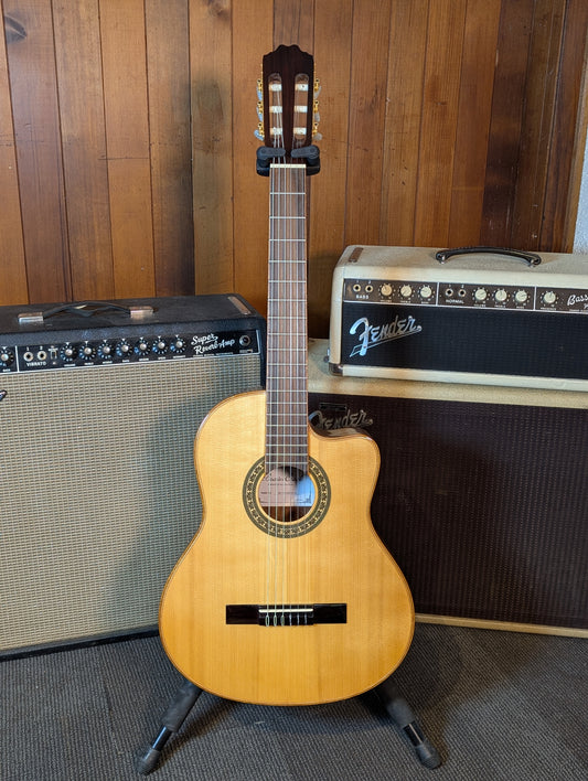 Beaver Creek Solid Top Cutaway Classical Guitar - Gloss Natural