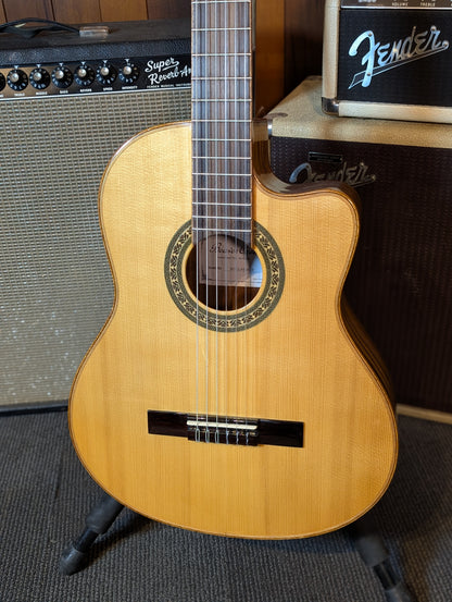 Beaver Creek Solid Top Cutaway Classical Guitar - Gloss Natural