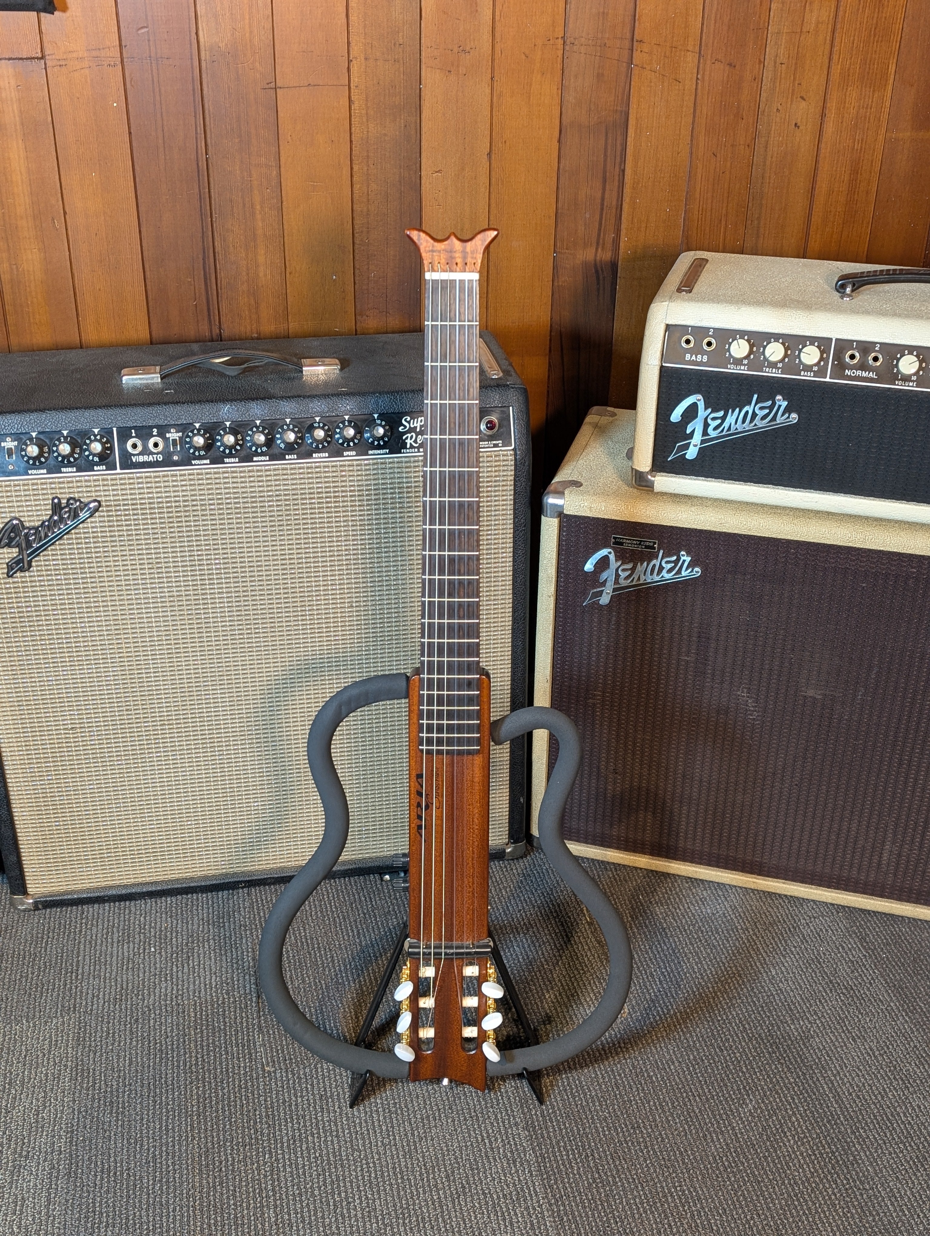 ARIA Sinsonido AS-100C サイレント ガットギター いつものお部屋の雑談（ARIAシンソニード AS-100Cのお話です）【ギター