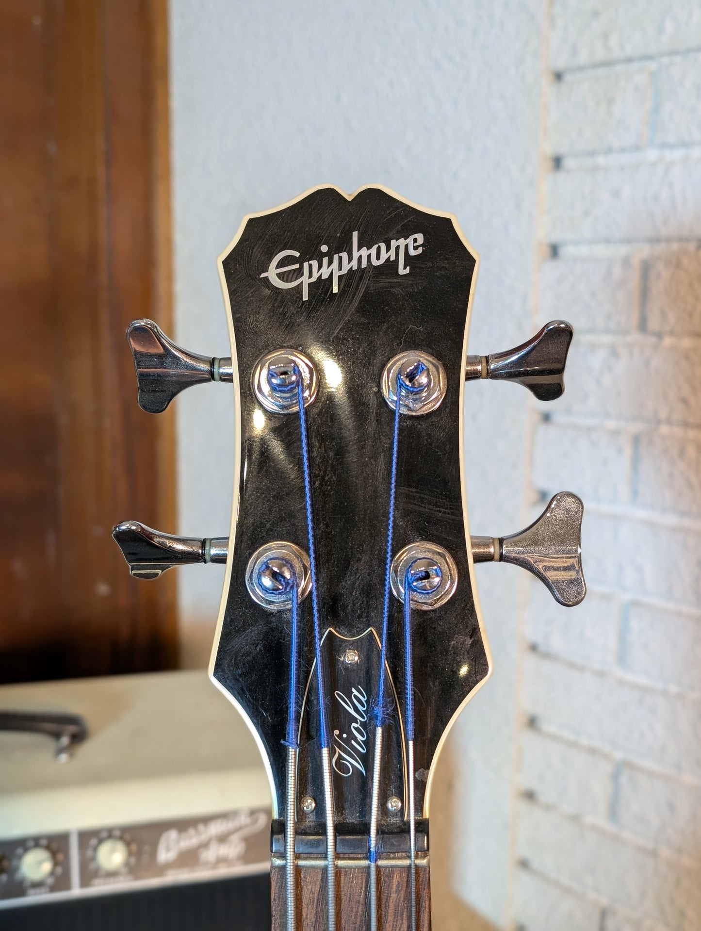 Epiphone Viola Short Scale 4-String Passive Bass Guitar w/Case - Vintage Sunburst (2003)