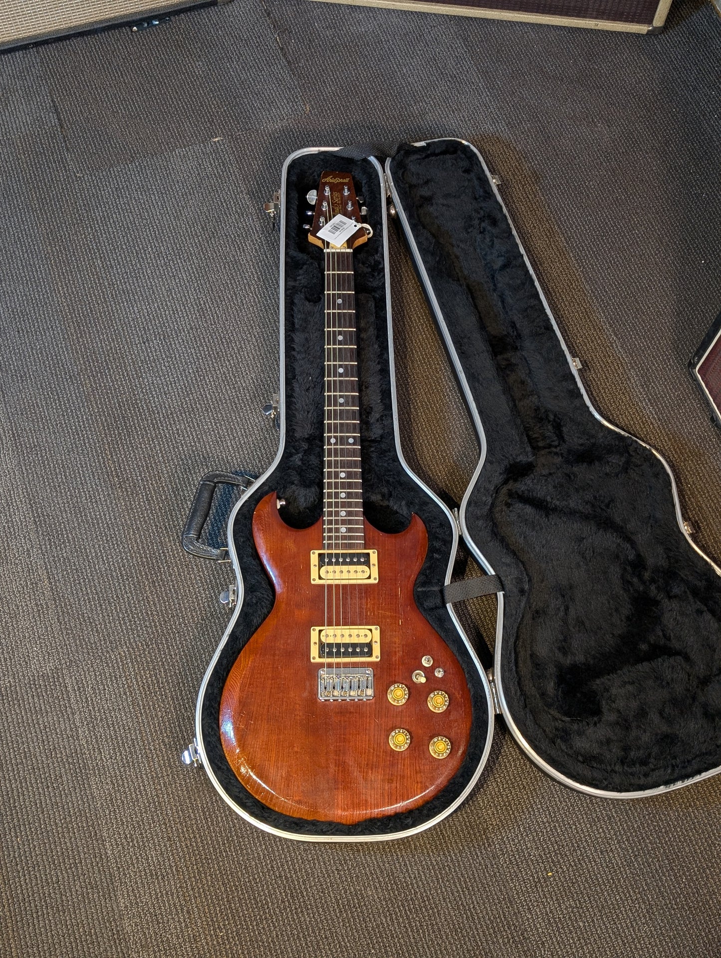 Aria Pro II Cardinal Series CS-250 Electric Guitar w/Case - Walnut (Early 1980's)