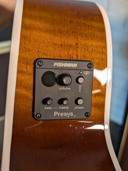 Seagull Performer CW Concert Hall Presys II Acoustic/Electric Guitar w/Gig Bag - Burnt Umber (Used)