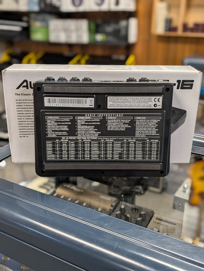 Alesis SR-16 Drum Machine w/Box (Used)