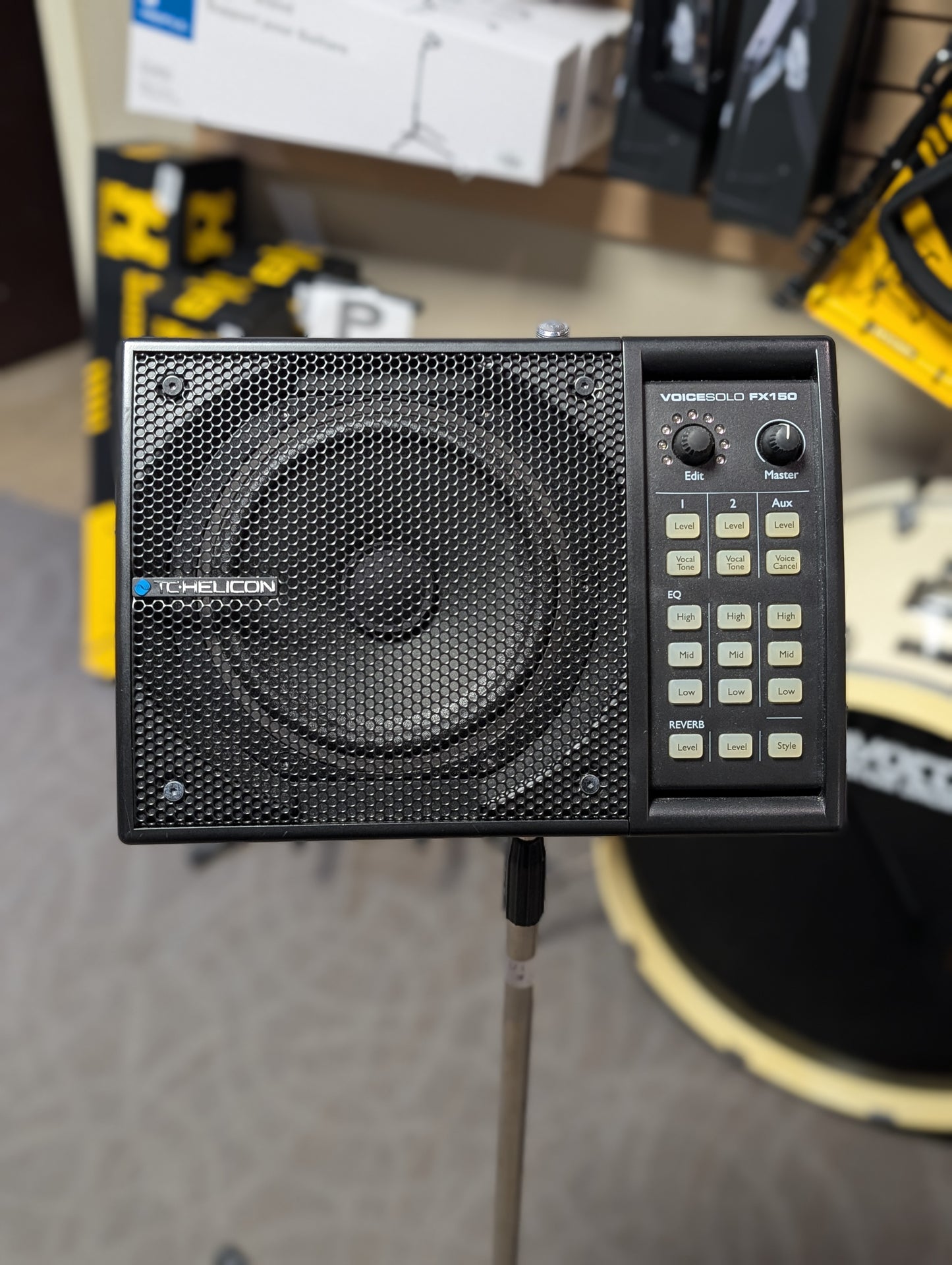 TC Helicon Voicesolo FX150 Personal PA Monitor & Vocal Processor w/Gig Bag (Used)