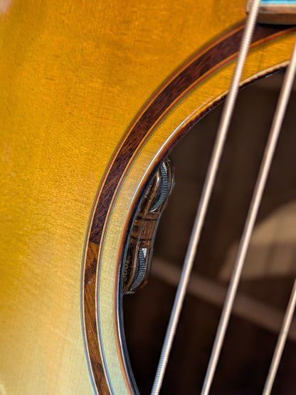 Eastman AC522CE Grand Auditorium Acoustic/Electric Guitar w/Case - Goldburst (2025)