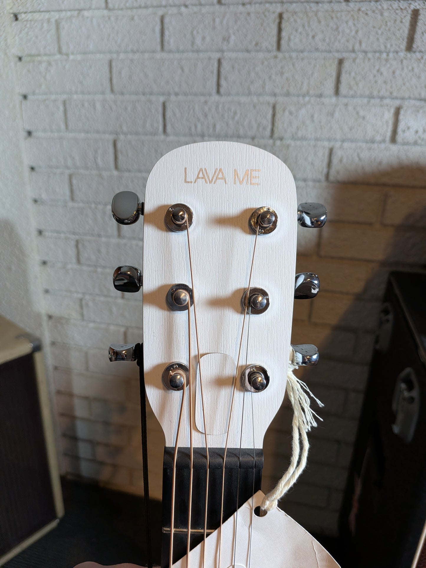 Lava Music ME Play AcousticElectric Guitar With Gig Bag & Charging Dock - Frost White (Demo)