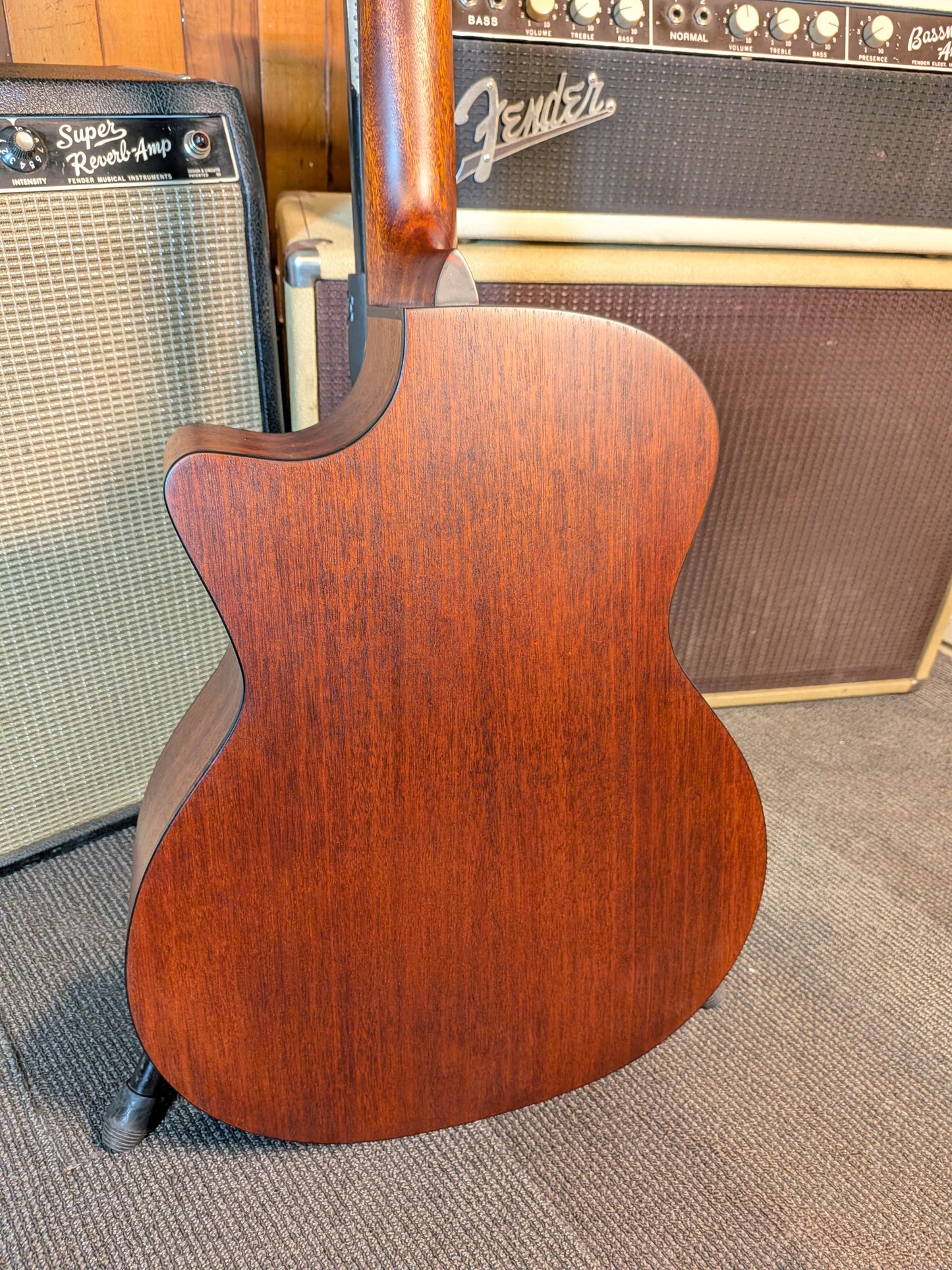 Eastman AC122-2CE Grand Auditorium Acoustic/Electric Guitar w/Gig Bag - Black (B-Stock Serial #M2300710)