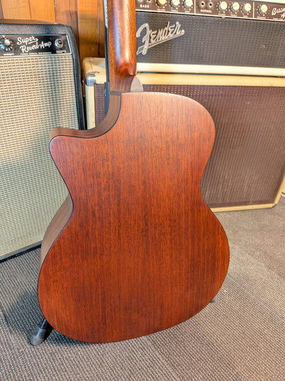 Eastman AC122-2CE Grand Auditorium Acoustic/Electric Guitar w/Gig Bag - Black (B-Stock Serial #M2300710)