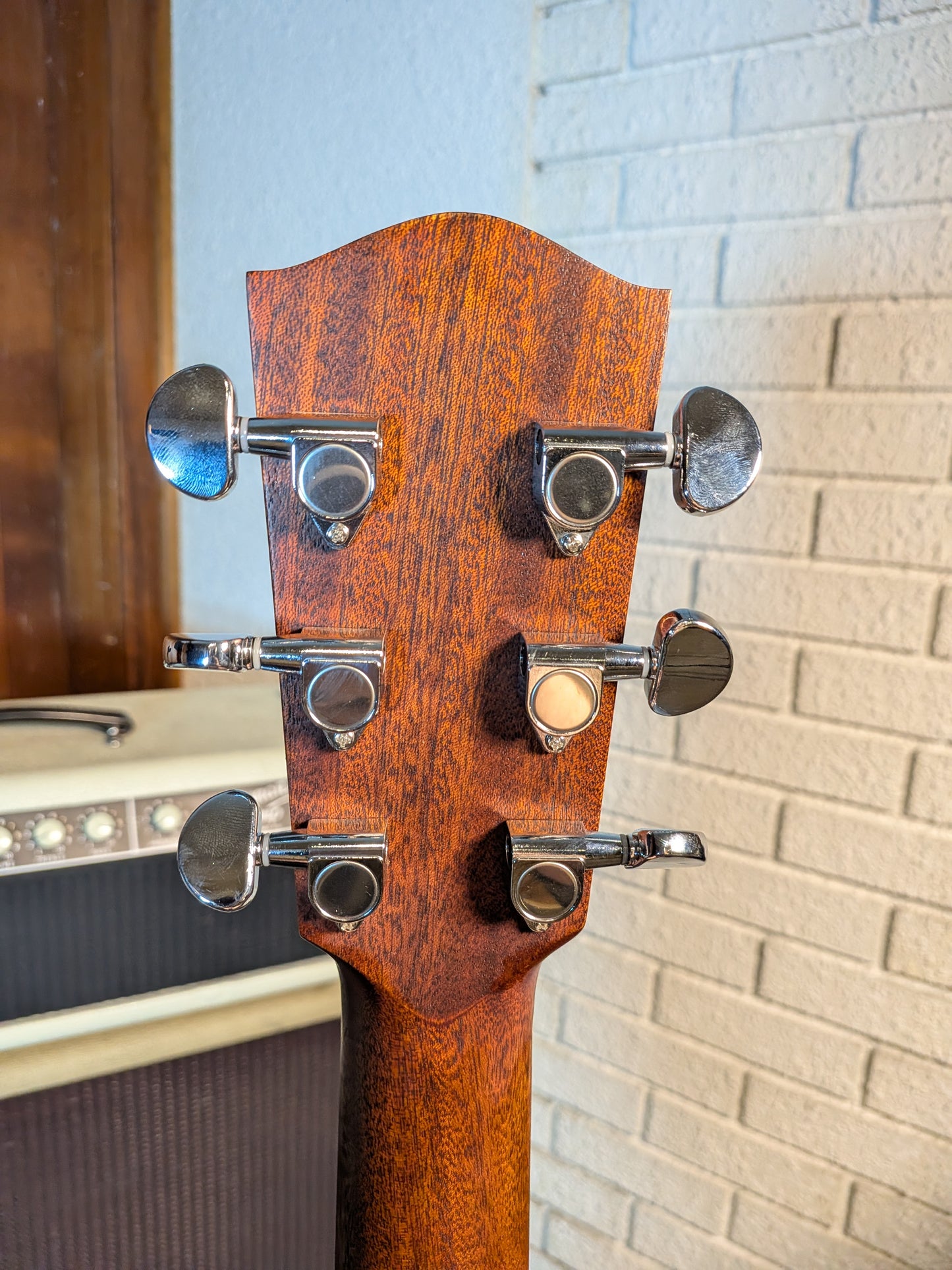 Eastman AC122-2CE Grand Auditorium Acoustic/Electric Guitar w/Gig Bag - Black (B-Stock Serial #M2300710)