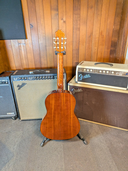 Beaver Creek Solid Top Classical Guitar - Gloss Natural
