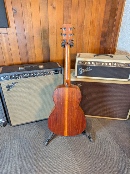 Larrivée O-01 12 Fret Parlor Acoustc Guitar w/Case & Gig Bag (2000)