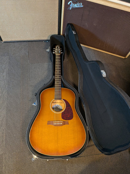 Seagull Entourage Rustic Dreadnought Acoustic Guitar w/Case - Sunburst (Used)