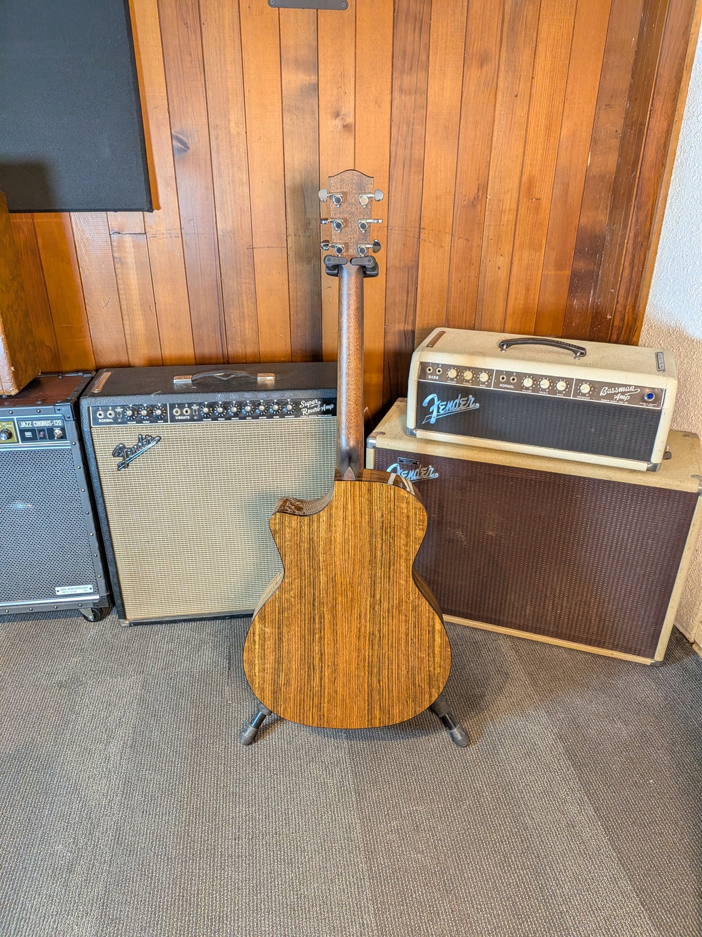 Eastman AC222CE Deluxe Grand Auditorium Acoustic/Electric Guitar w/Gig Bag - Goldburst (Serial #M2522342)