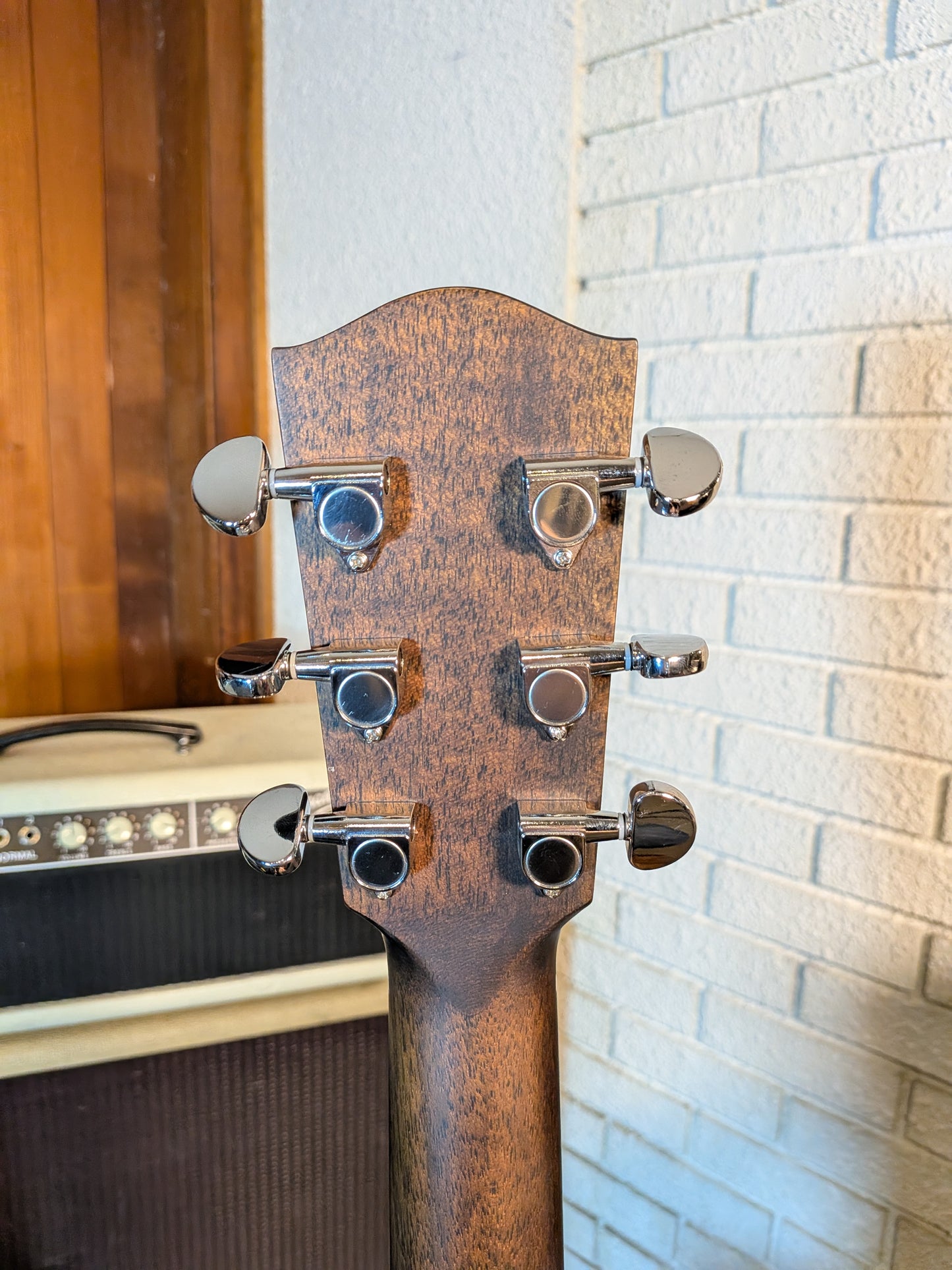 Eastman AC222CE Deluxe Grand Auditorium Acoustic/Electric Guitar w/Gig Bag - Goldburst (Serial #M2522342)