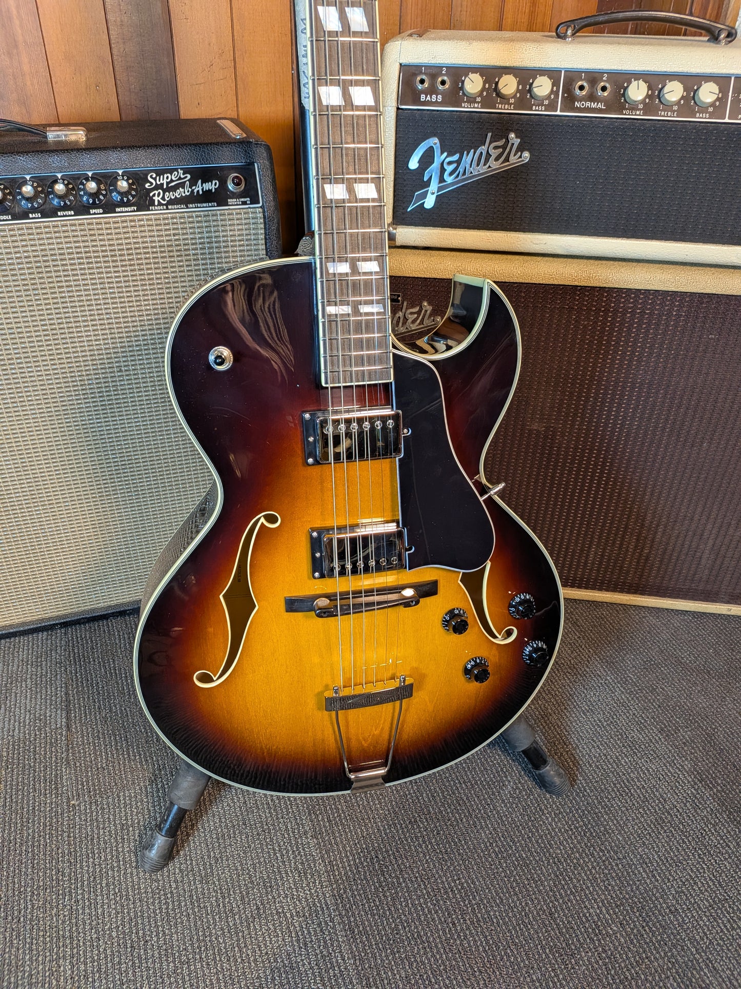 Eastman AR372CE Hollow Body Archtop Electric Guitar w/Case - Sunburst (Serial #L2500571)