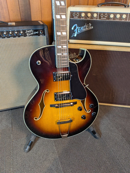 Eastman AR372CE Hollow Body Archtop Electric Guitar w/Case - Sunburst (Serial #L2500571)