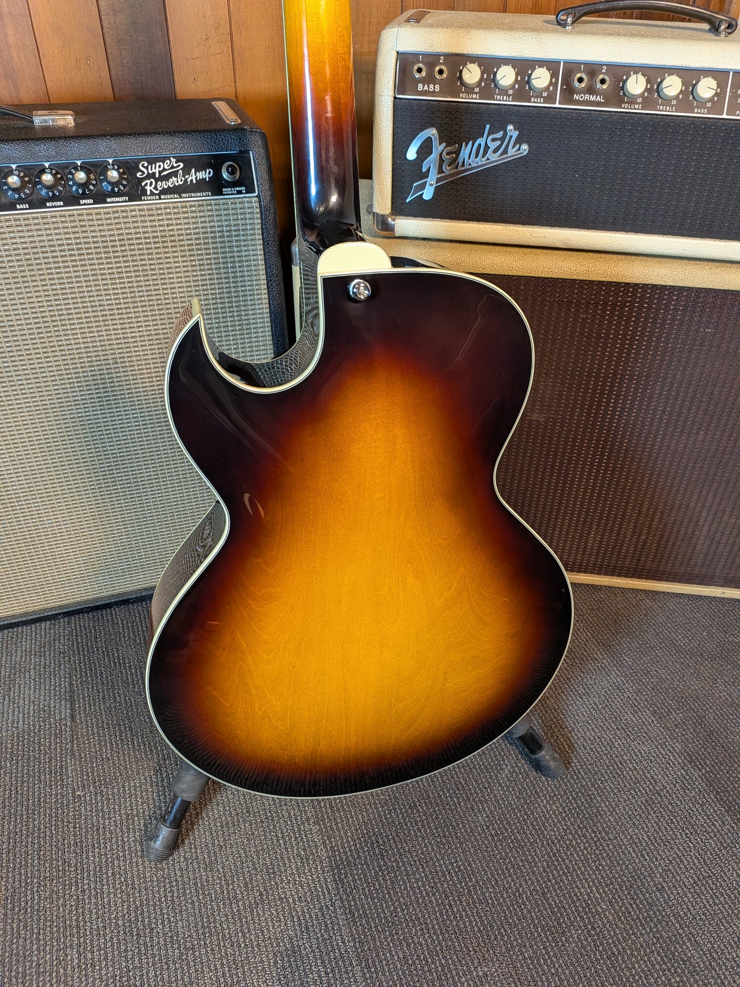 Eastman AR372CE Hollow Body Archtop Electric Guitar w/Case - Sunburst (Serial #L2500571)