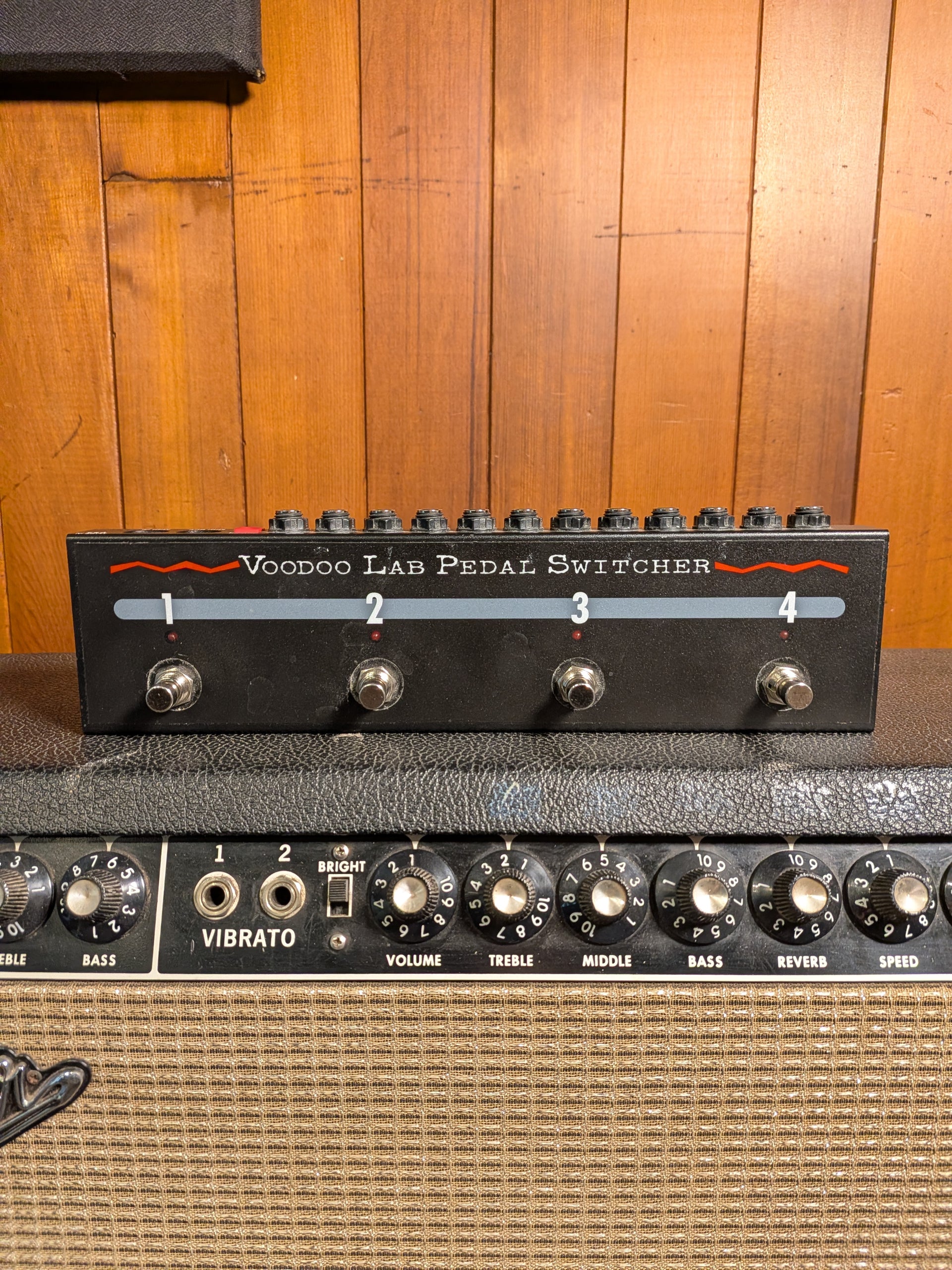 Voodoo Lab Pedal Switcher (Used) – Acoustic Music Shop