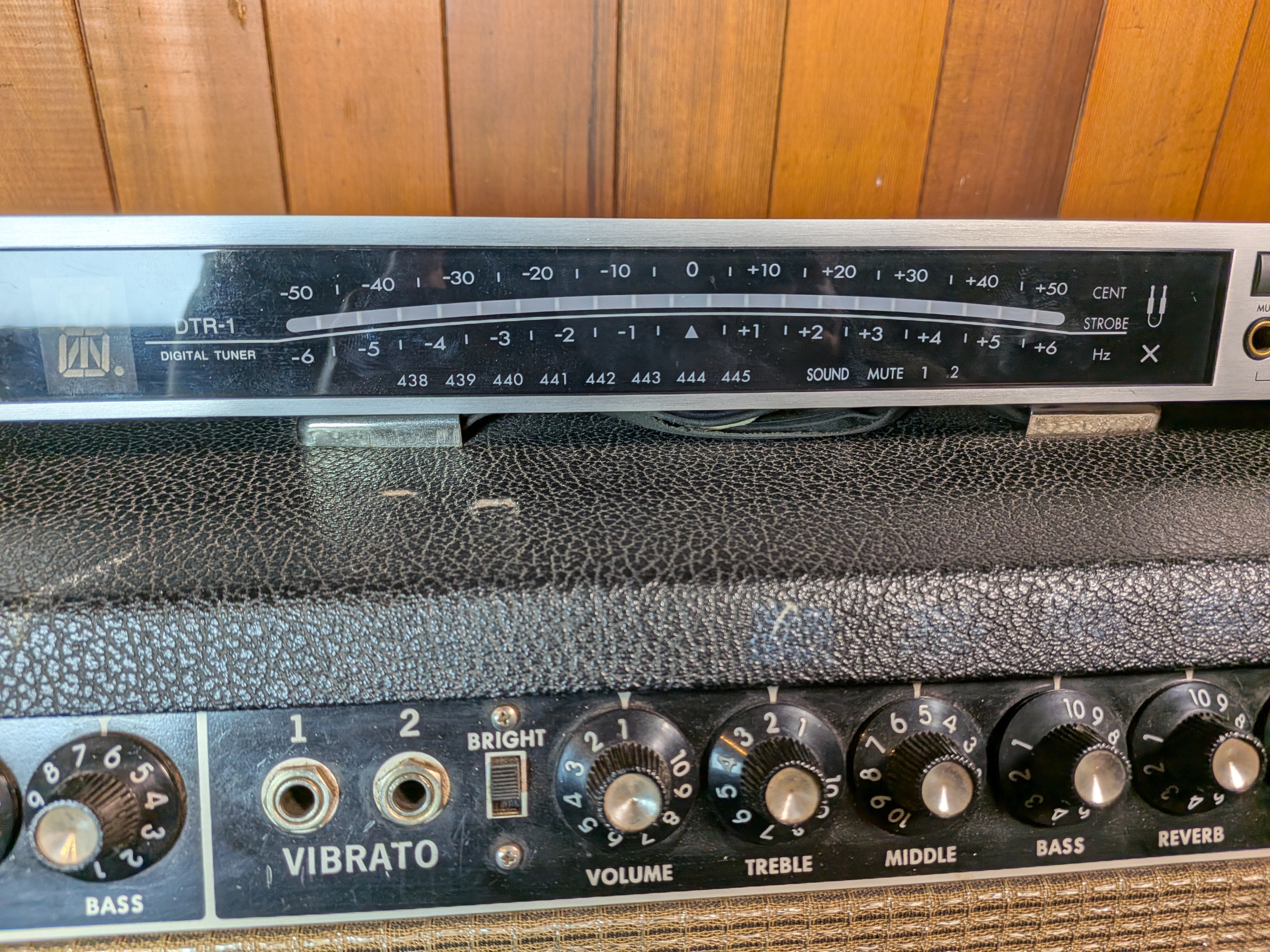 Korg ToneWorks DTR-1 Rack Tuner (Used) – Acoustic Music Shop