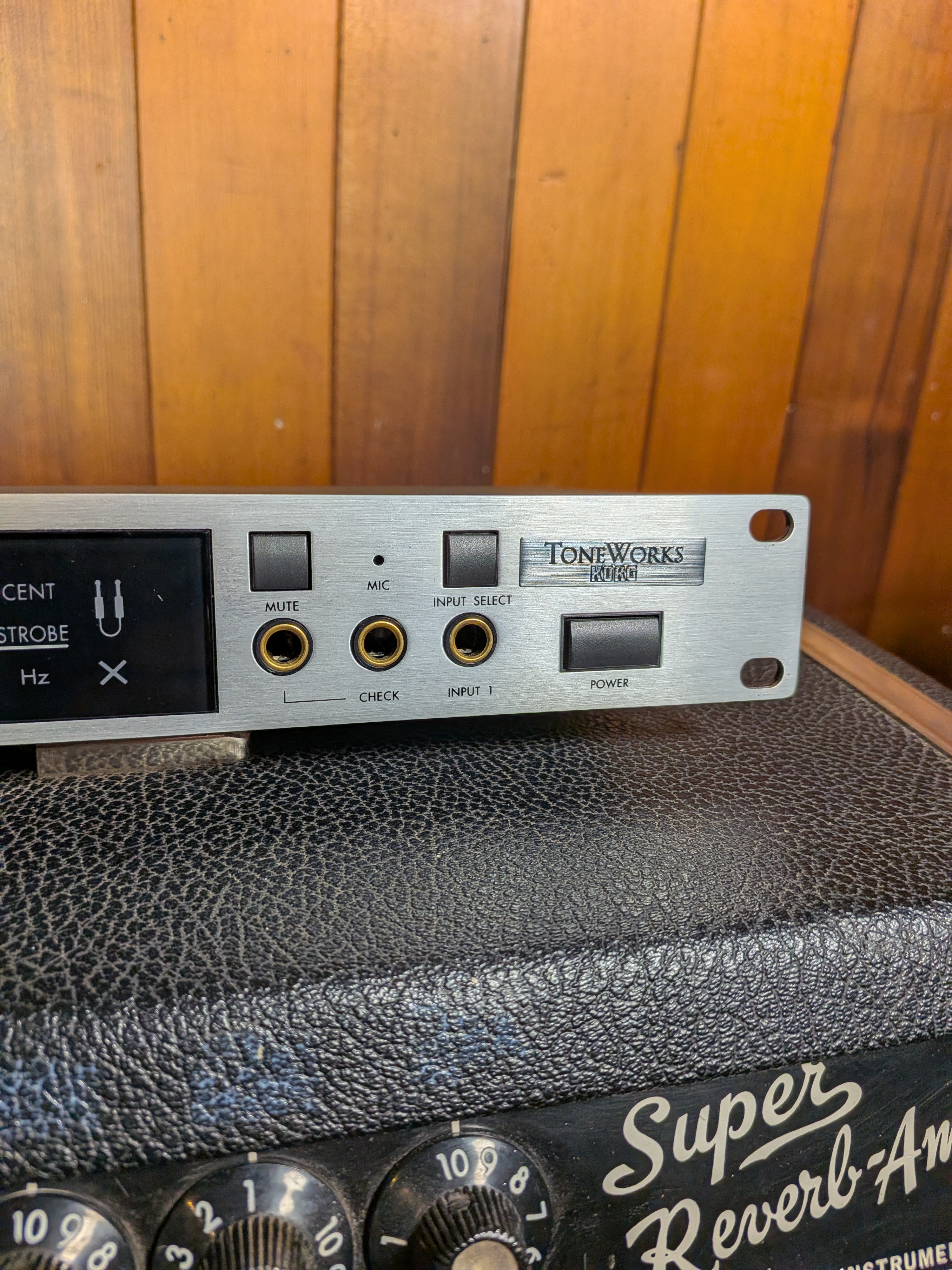 Korg ToneWorks DTR-1 Rack Tuner (Used) – Acoustic Music Shop