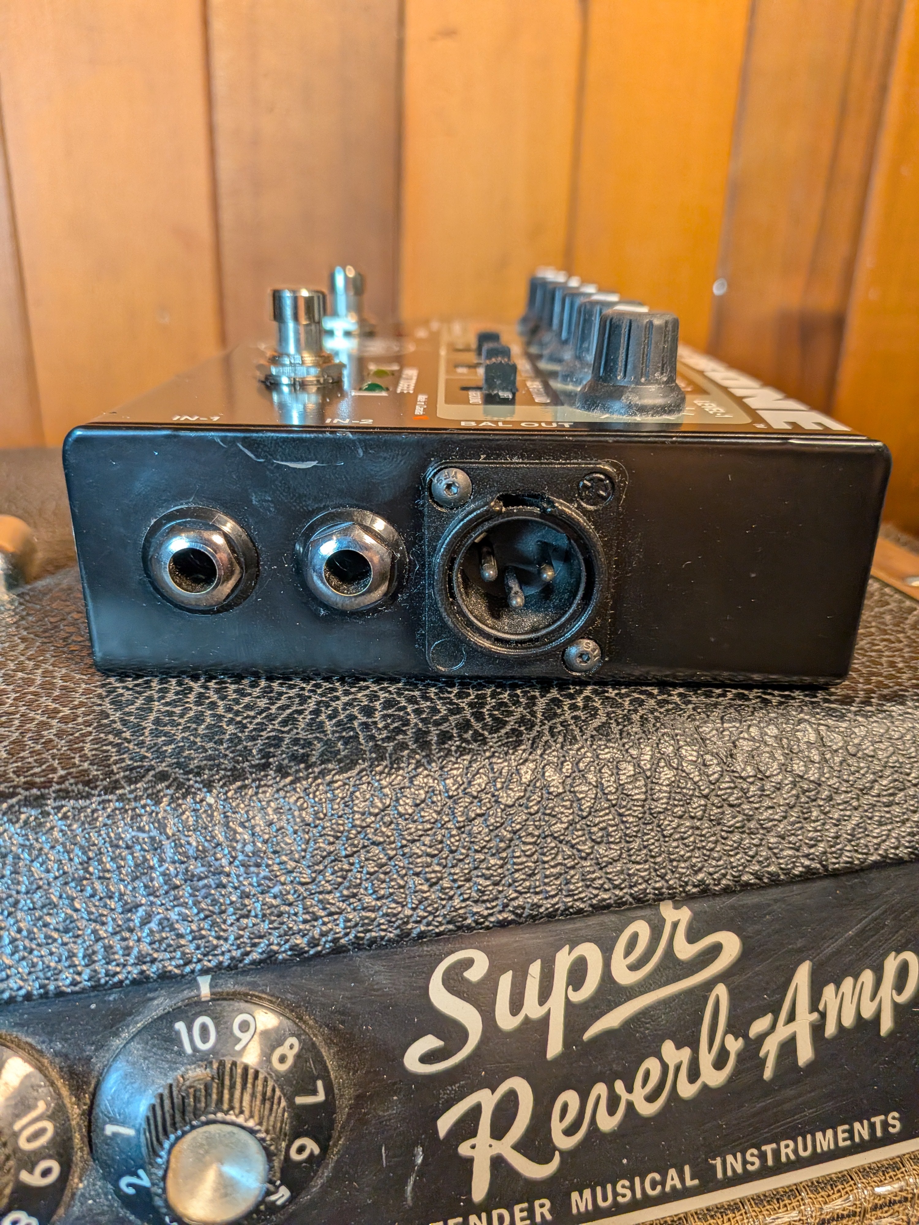 Radial Tonebone Bassbone V1 Bass Preamp & DI (Used) – Acoustic