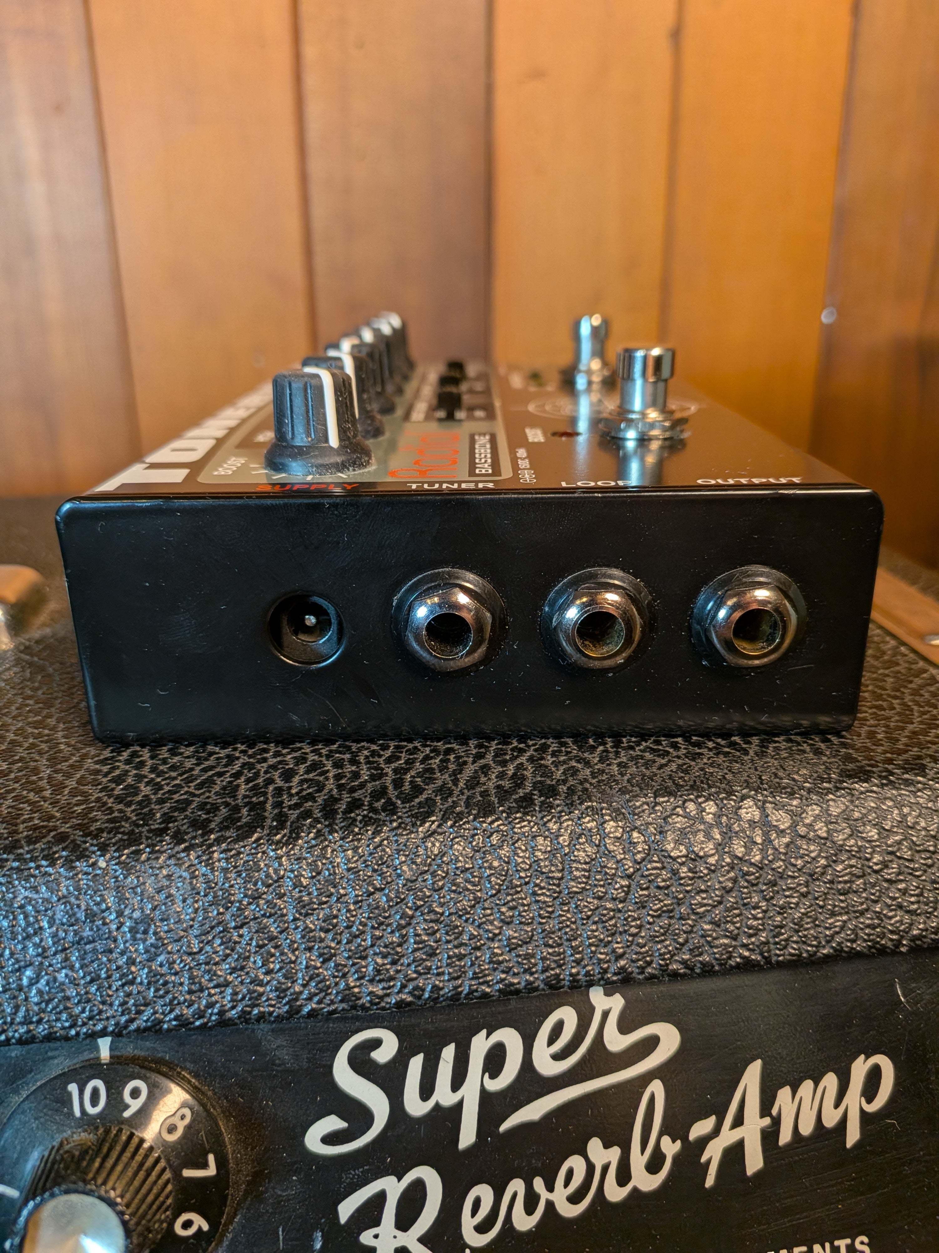 Radial Tonebone Bassbone V1 Bass Preamp & DI (Used) – Acoustic