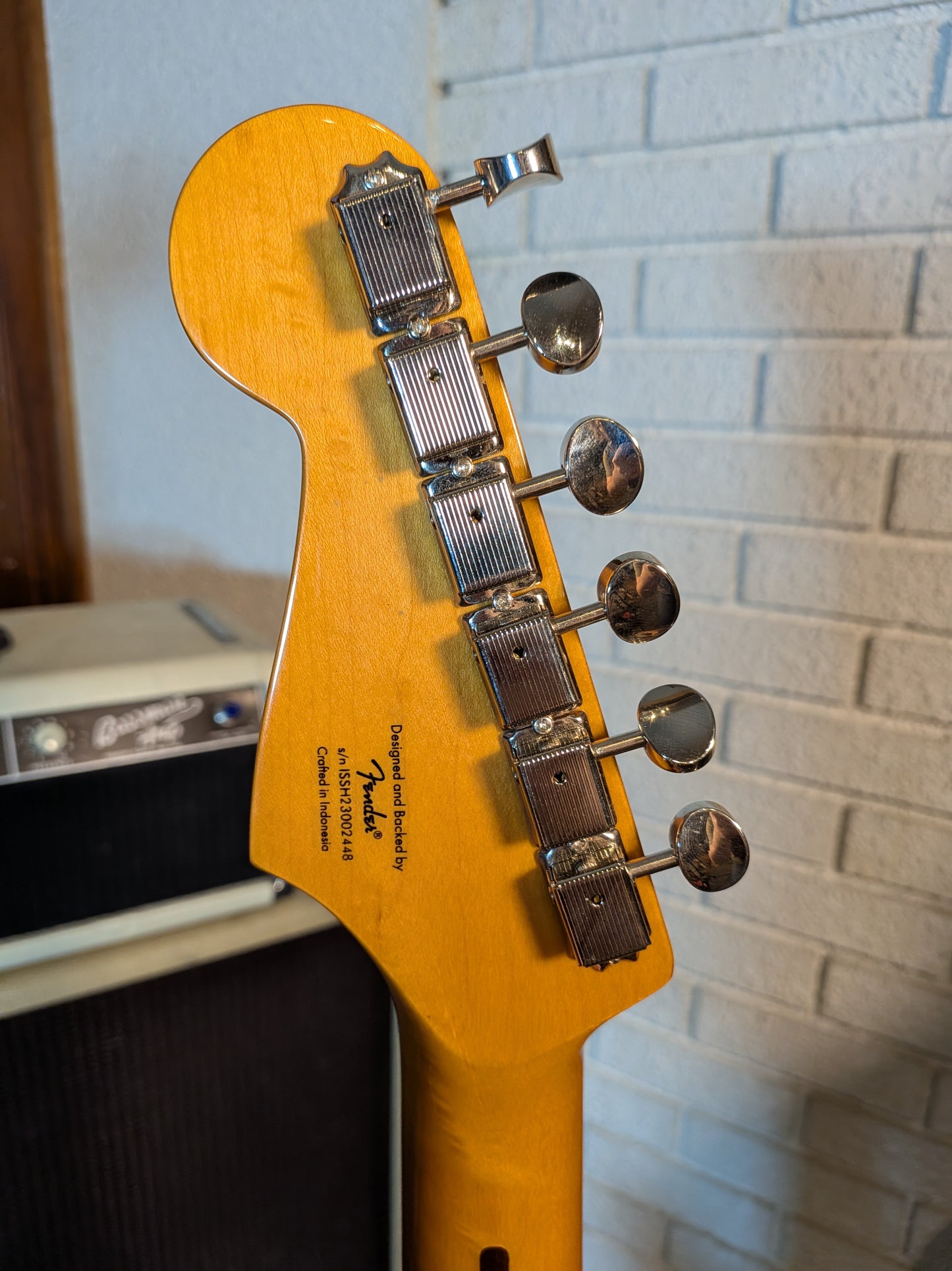 Squier Classic Vibe '50s Stratocaster Electric Guitar - 2-Color Sunburst (2024)