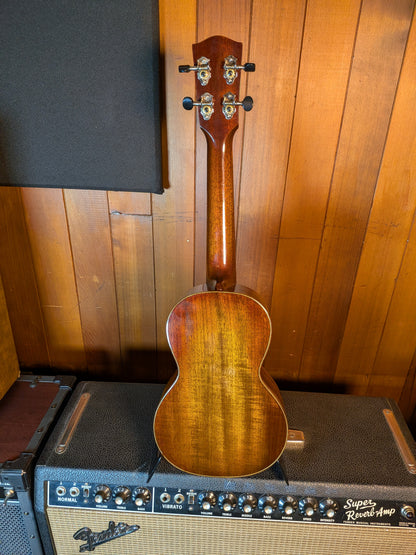 Eastman EU3-C Concert Ukulele w/ Case - Classic Finish (B-Stock Serial #11045321)