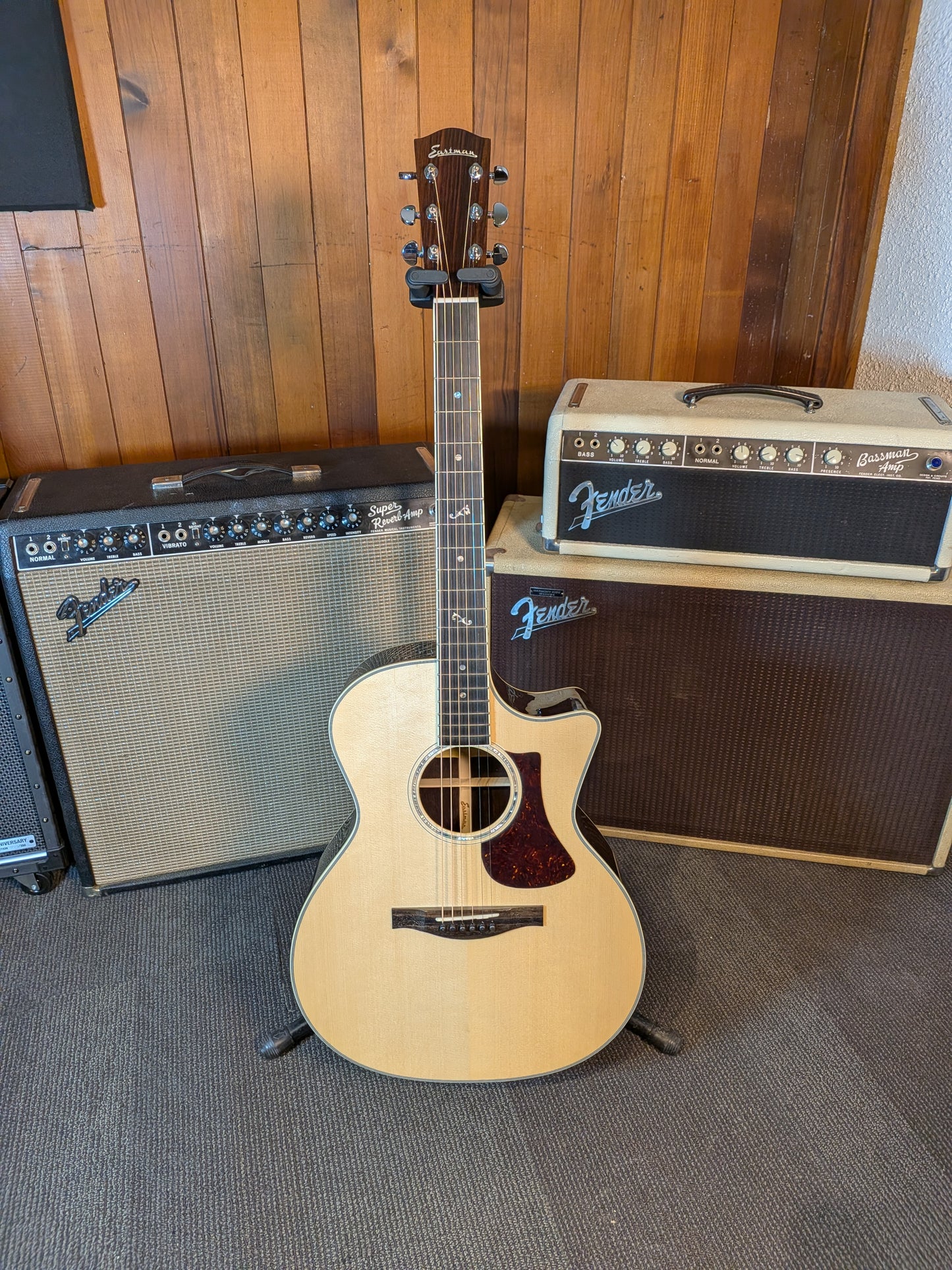 Eastman AC422CE Grand Auditorium Acoustic/Electric Guitar w/Case  - Natural (B-Stock Serial #M2125134)