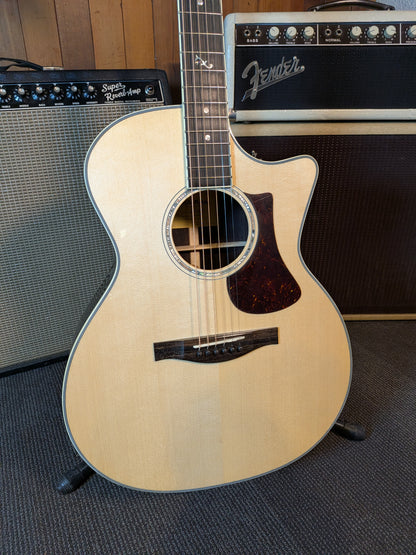 Eastman AC422CE Grand Auditorium Acoustic/Electric Guitar w/Case  - Natural (B-Stock Serial #M2125134)