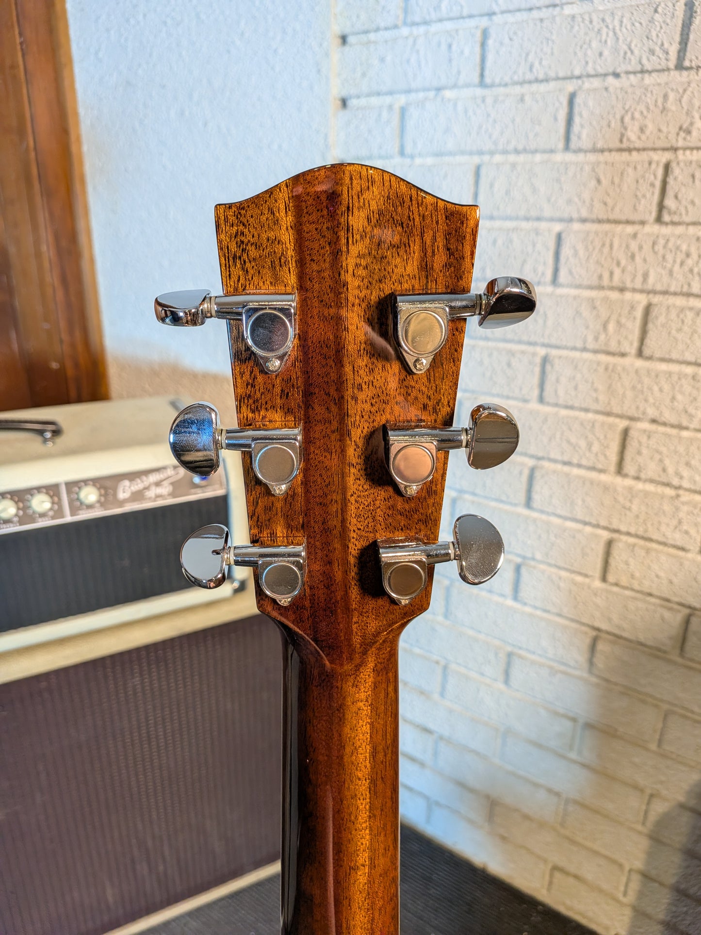 Eastman AC422CE Grand Auditorium Acoustic/Electric Guitar w/Case  - Natural (B-Stock Serial #M2125134)