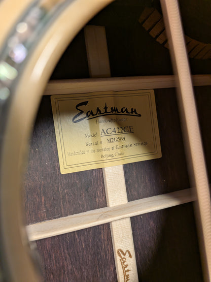 Eastman AC422CE Grand Auditorium Acoustic/Electric Guitar w/Case  - Natural (B-Stock Serial #M2125134)