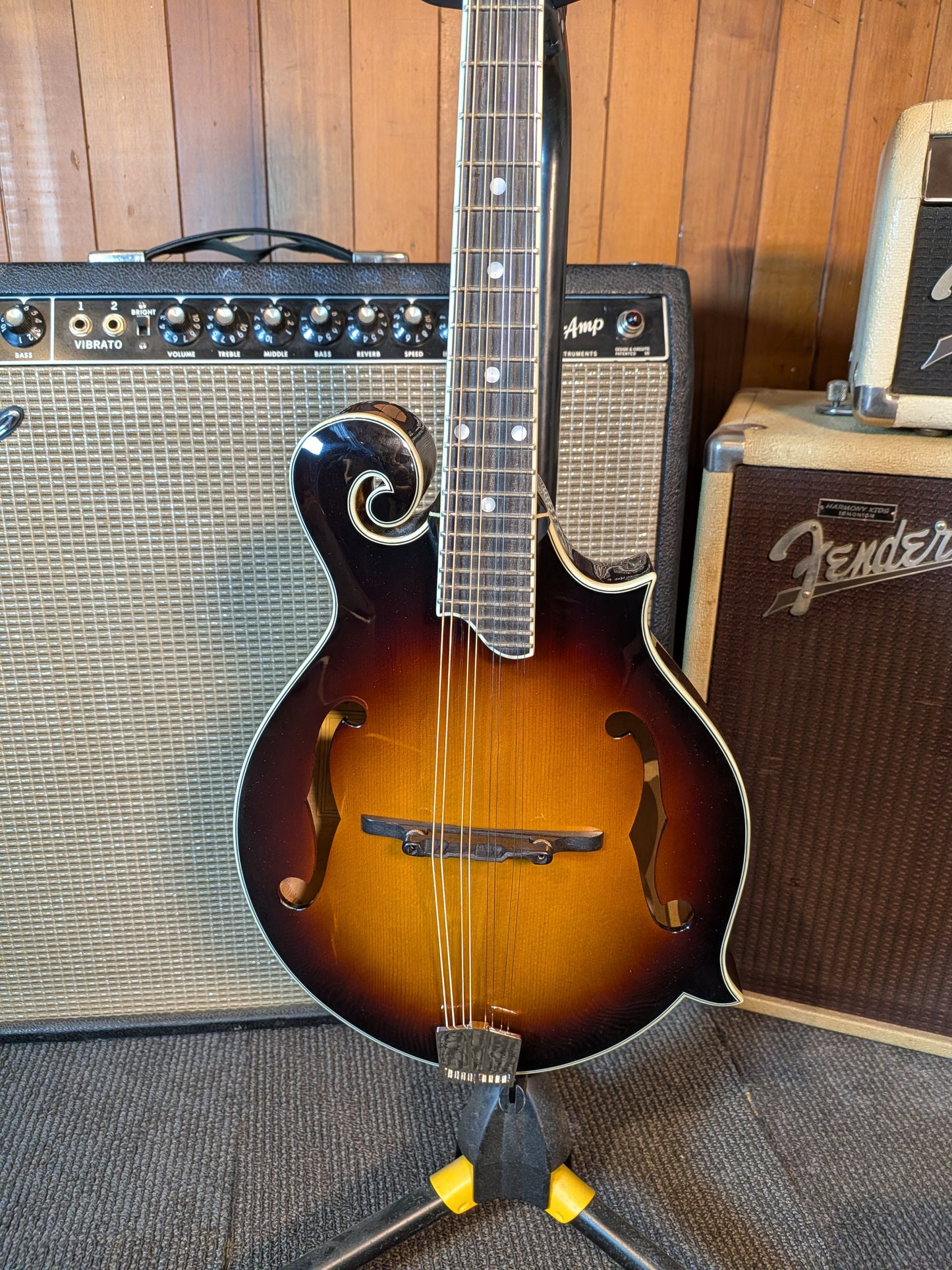 Eastman MD515 F-Style Mandolin w/Case - Classic Sunburst Finish (B-Stock Serial #N2504067)