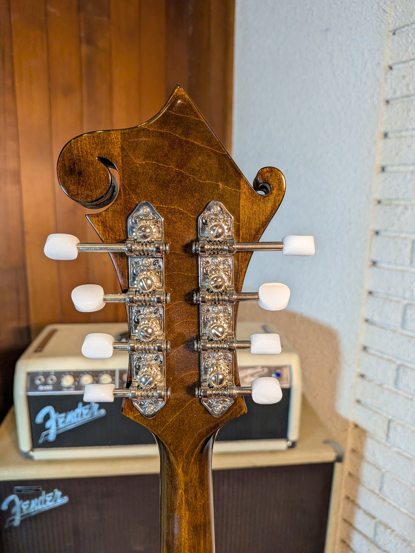 Eastman MD515 F-Style Mandolin w/Case - Classic Sunburst Finish (B-Stock Serial #N2504067)