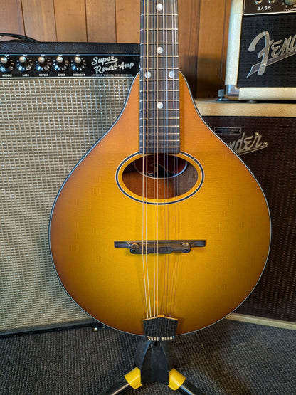 Eastman PCH-M104 A-Style Mandolin w/Gig Bag - Goldburst (Serial #M2451884)