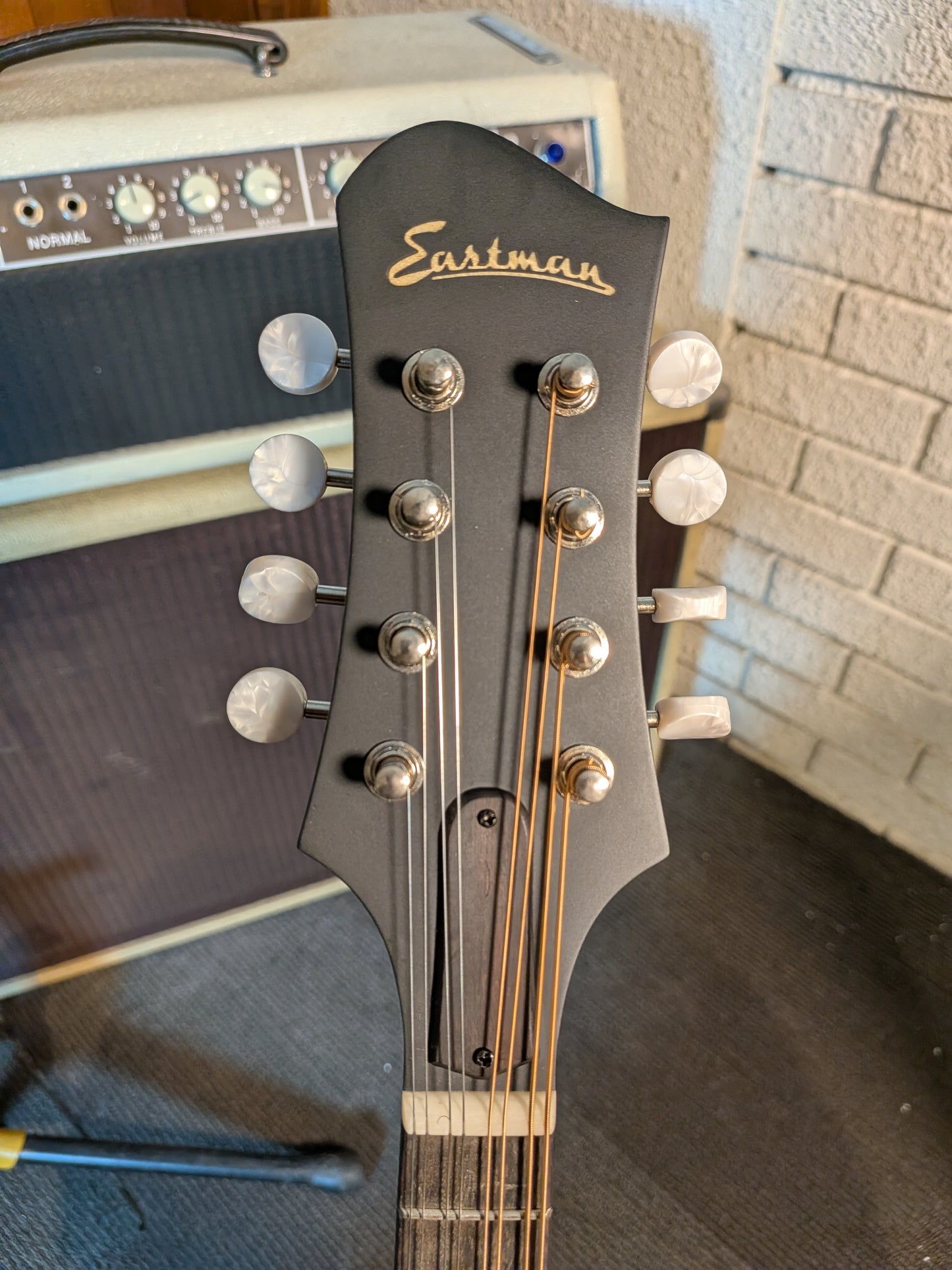 Eastman MD305L Left Handed A-Style Mandolin w/Gig Bag - Classic Satin Finish (Serial #N2302905)