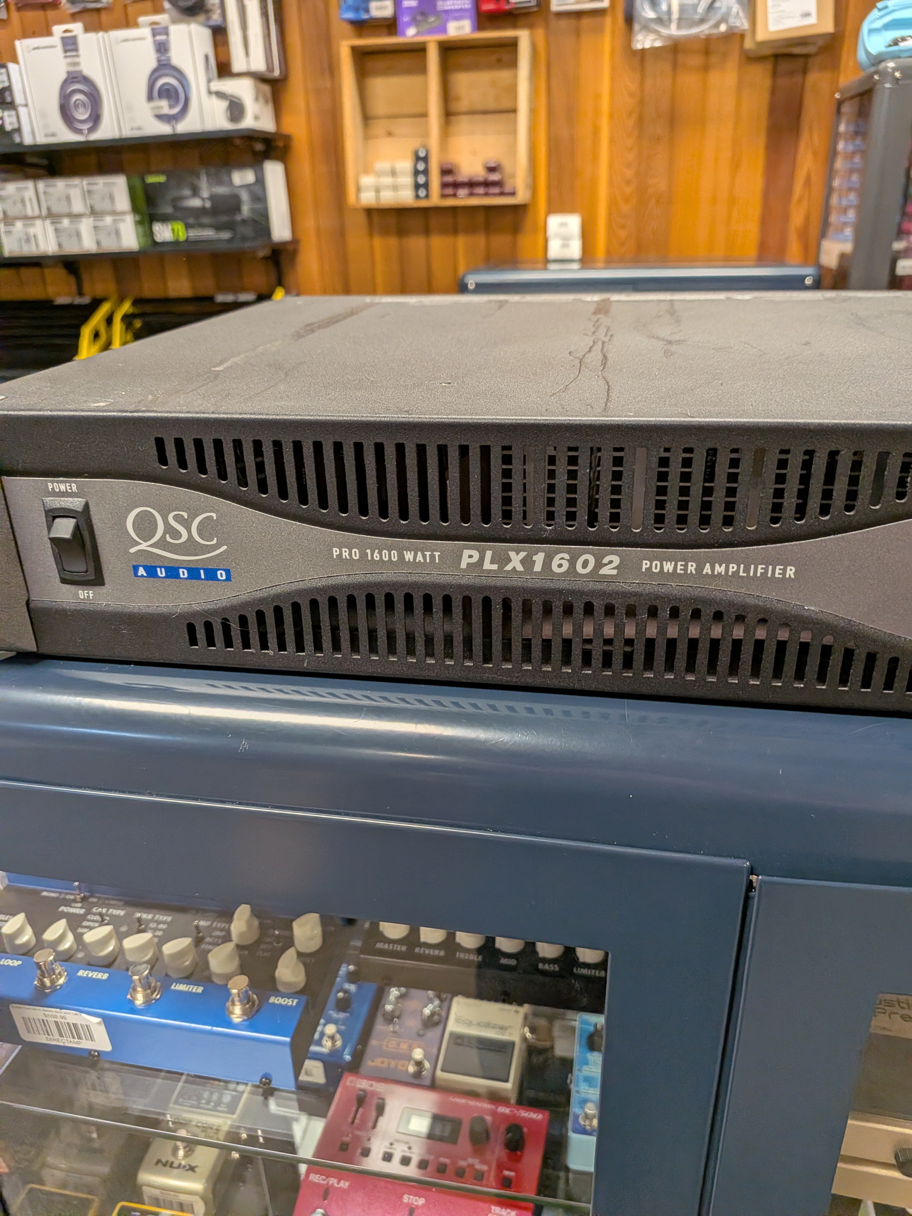 QSC PLX1602 1600w Power 2-Channel Power Amp (Used) – Acoustic
