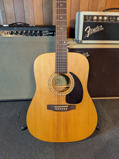Simon & Patrick 6 Spruce Acoustic Guitar w/Case - Natural (Used)