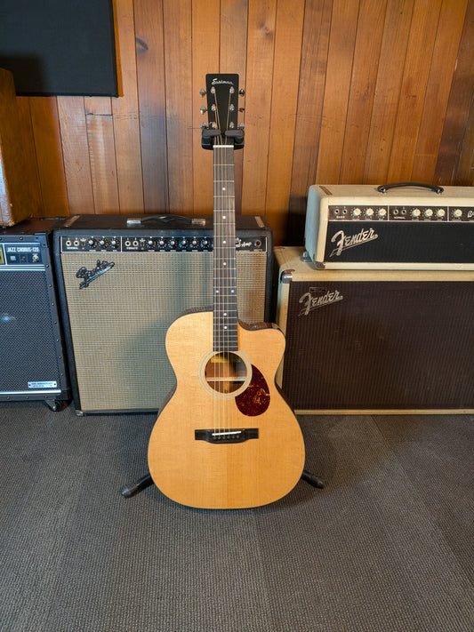 Eastman E1OMCE Deluxe OM Acoustic/Electric Guitar w/Gig Bag - Natural (Serial #M2522781)