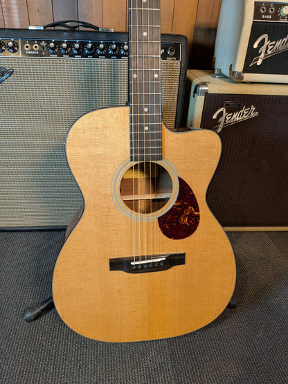 Eastman E1OMCE Deluxe OM Acoustic/Electric Guitar w/Gig Bag - Natural (Serial #M2522781)