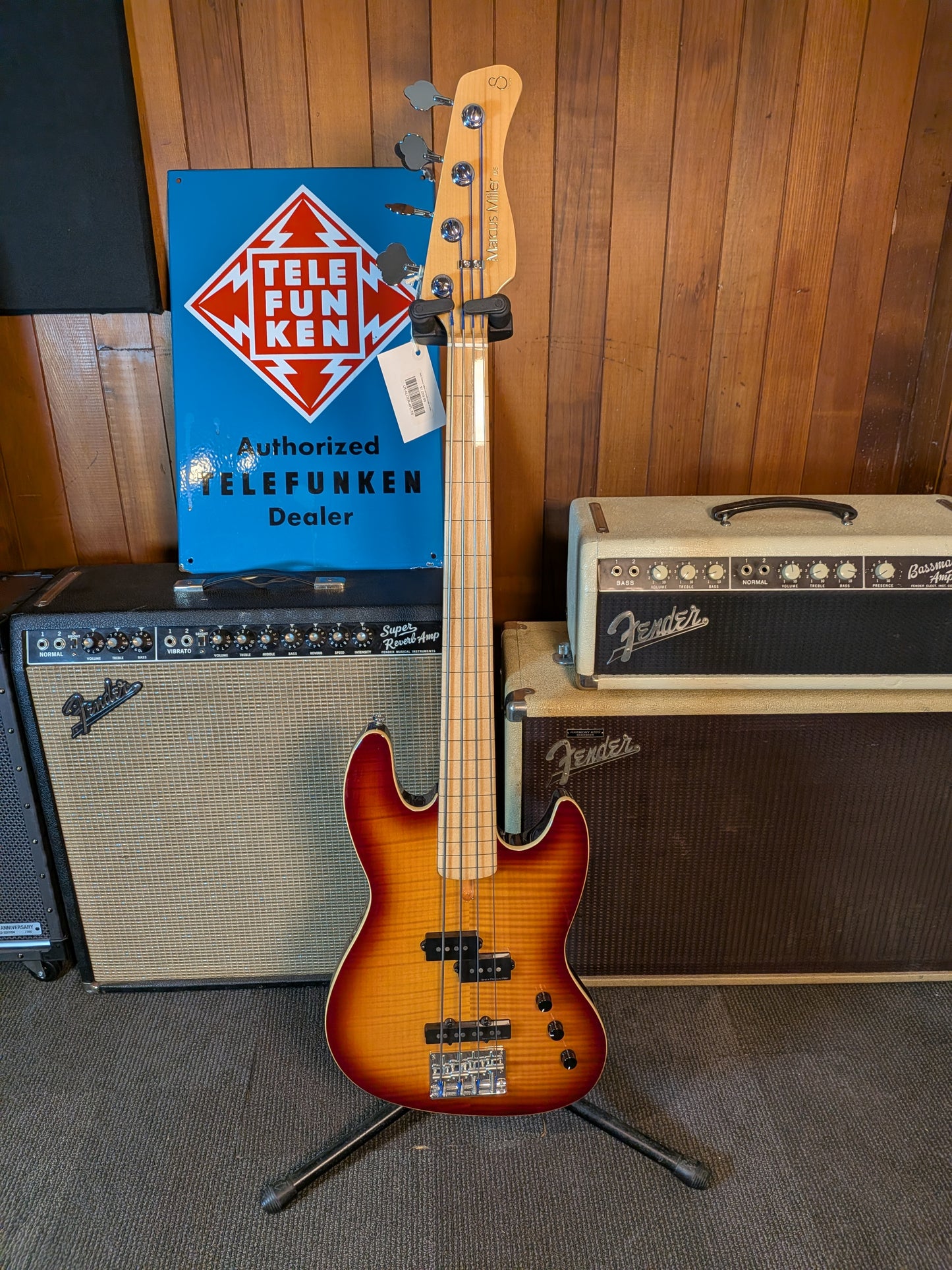 Sire Marcus Miller U5 Short Scale 4-String Passive Fretless Bass Guitar - Tobacco Sunburst