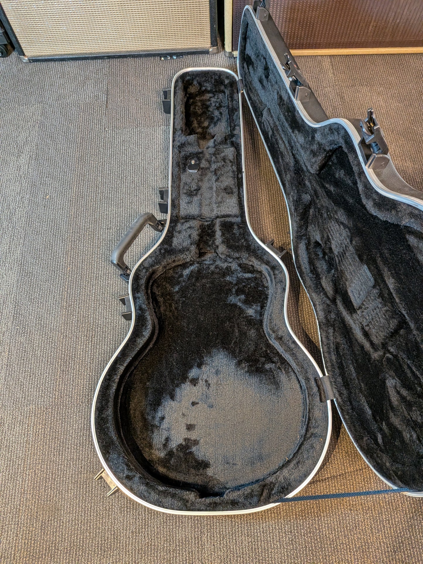 SKB ES-335 Semi-Hollow Body Elecitric Guitar Case (Used)