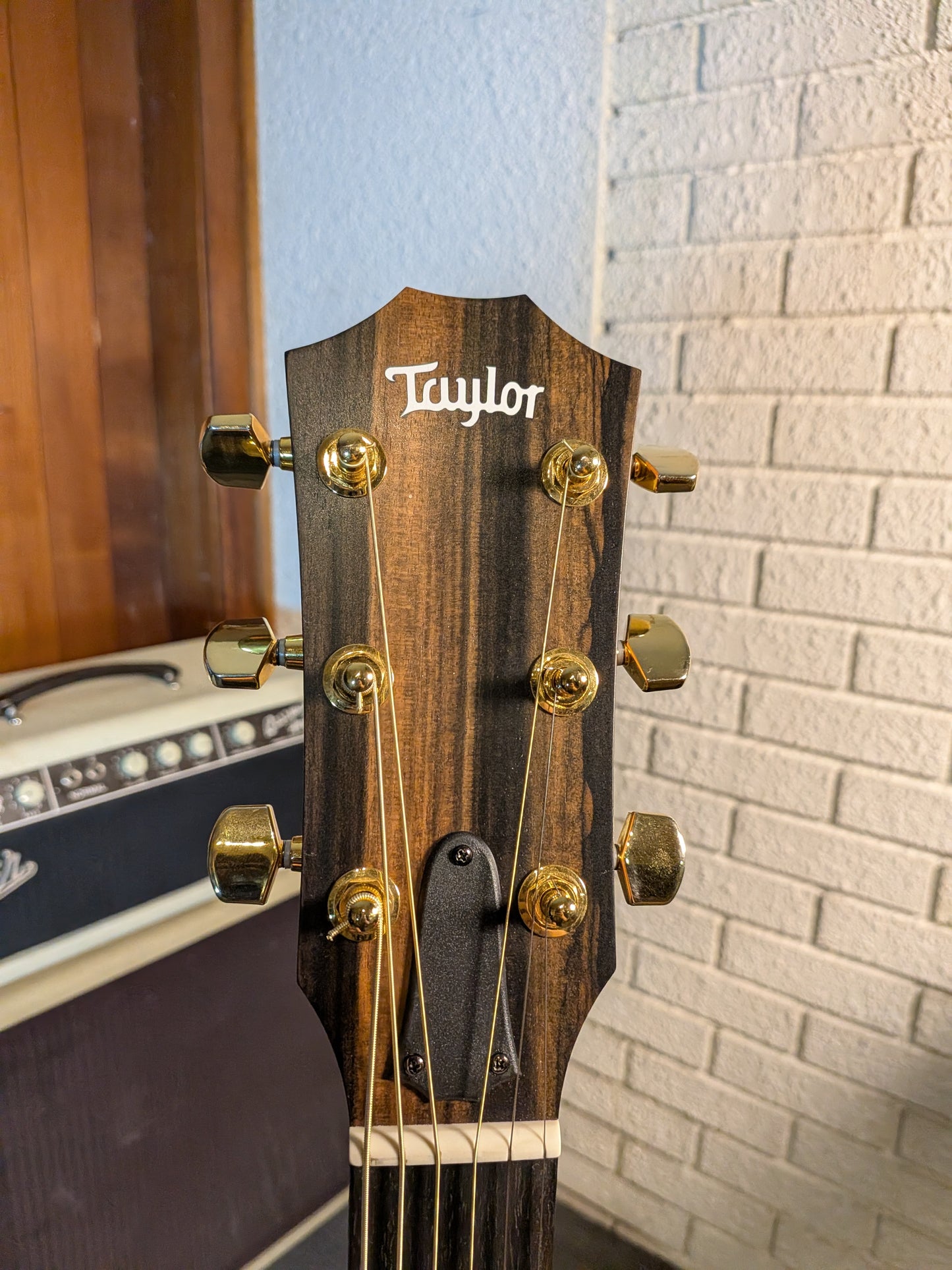 Taylor 224ce-K DLX Grand Auditorium Koa Acoustic/Electric Guitar w/ Case (2023)