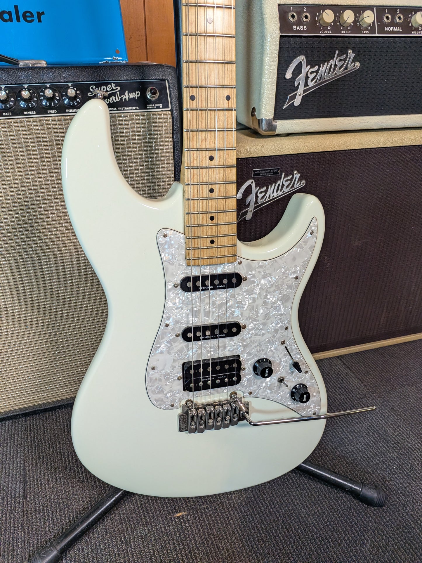 Dame Saint T350 Electric Guitar w/Gig Bag - Vintage White (Used)