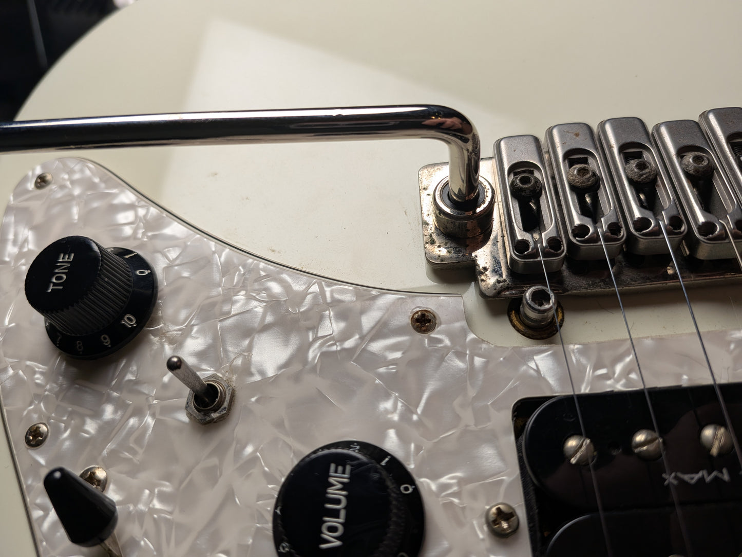 Dame Saint T350 Electric Guitar w/Gig Bag - Vintage White (Used)