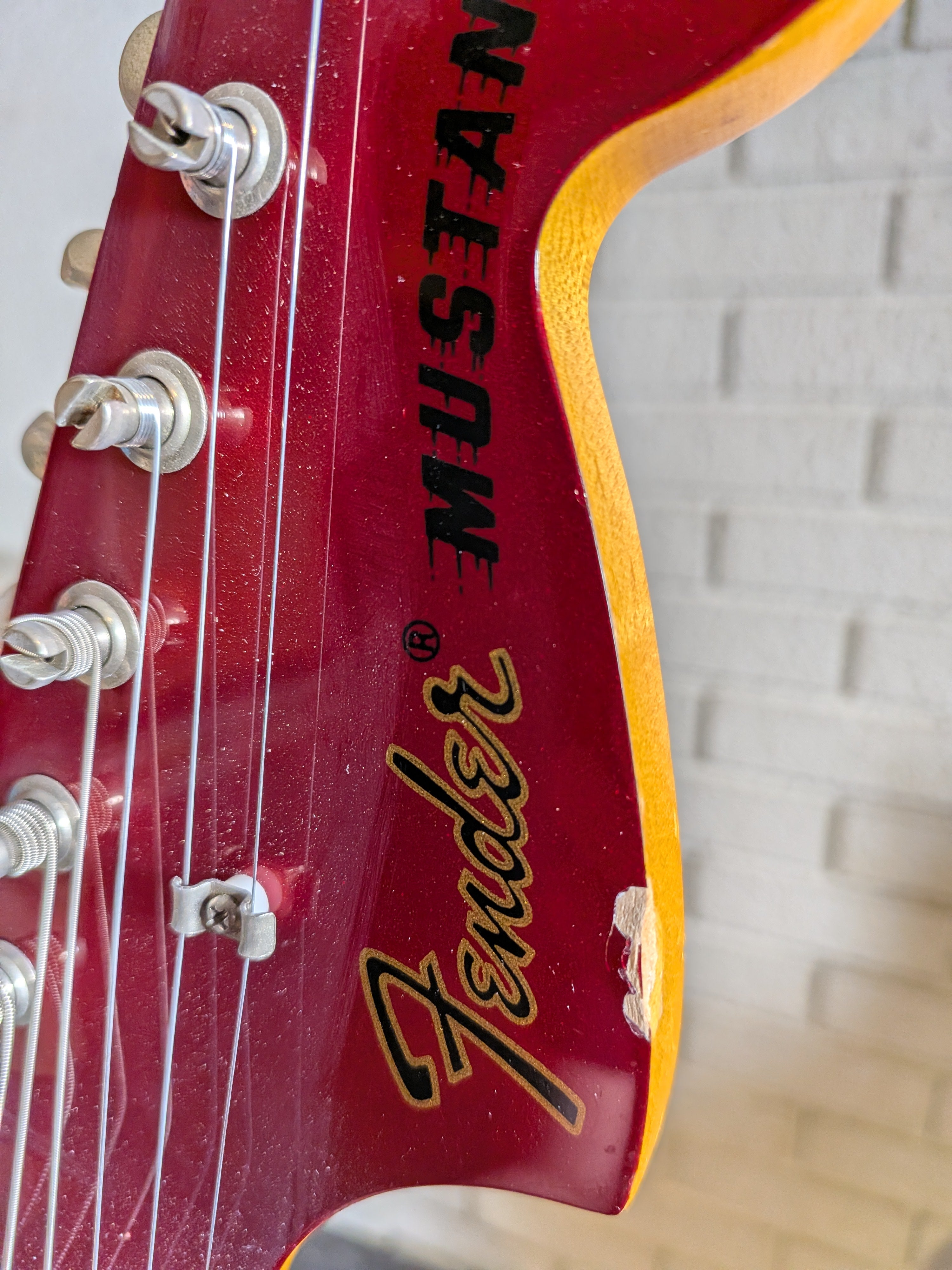Fender Made in Japan MG69/MH Mustang Electric Guitar - Candy Apple