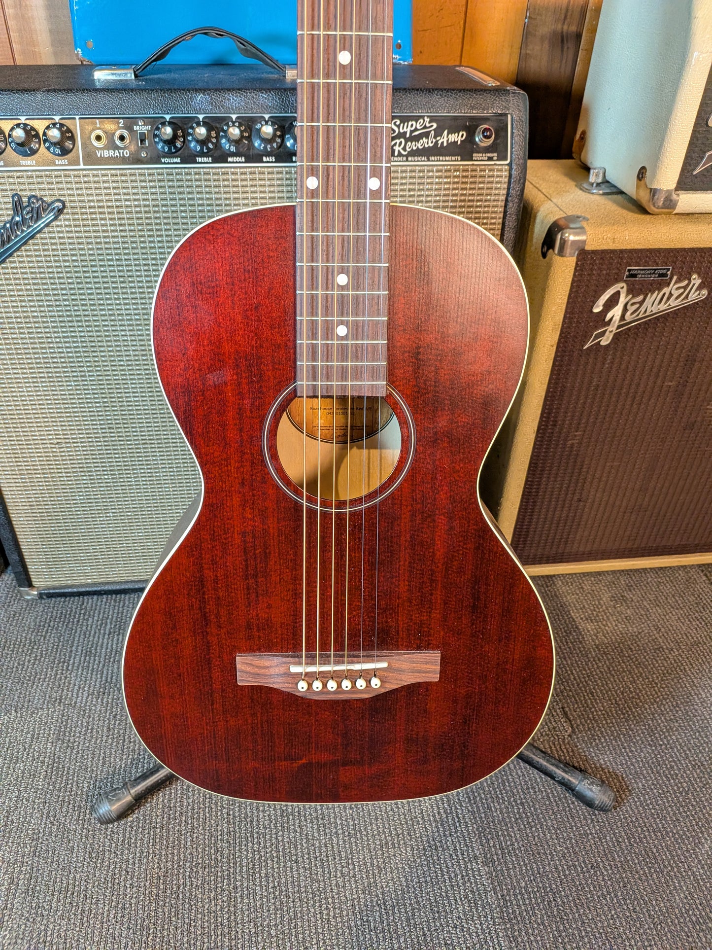 Art & Lutherie Roadhouse Tennessee Red Acoustic/Electric Guitar (B-Stock)
