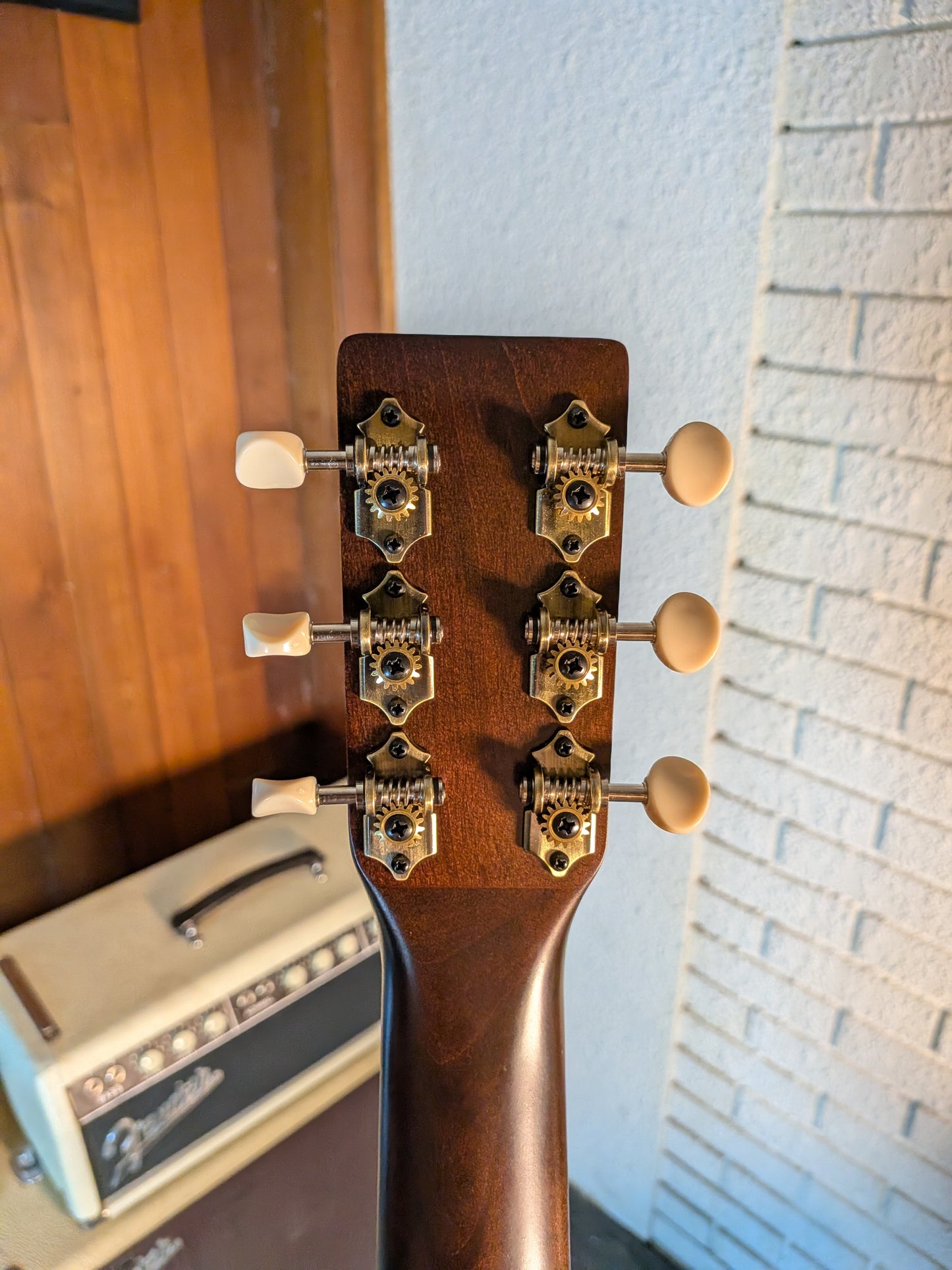 Art & Lutherie Roadhouse Tennessee Red Acoustic/Electric Guitar (B-Stock)