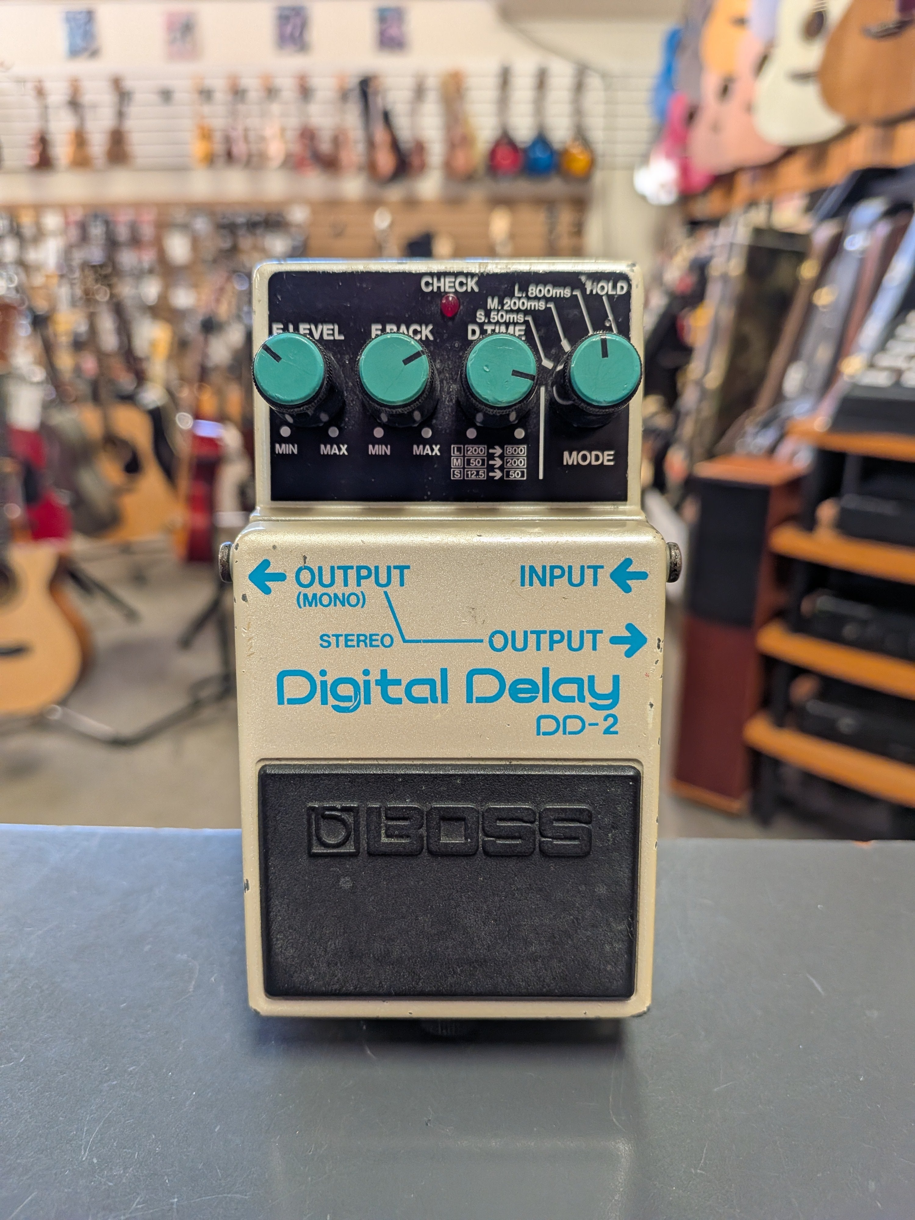 Boss DD-2 Digital Delay Pedal (1985) – Acoustic Music Shop